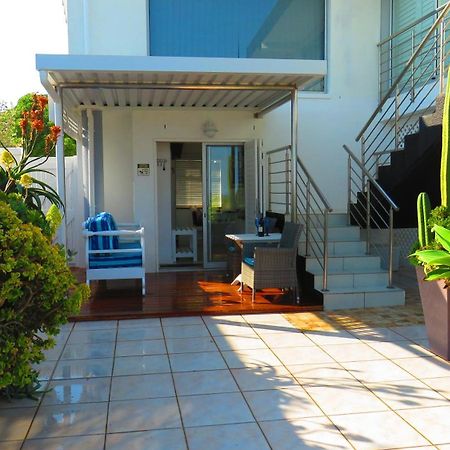On The Beach Apartments Yzerfontein Bagian luar foto