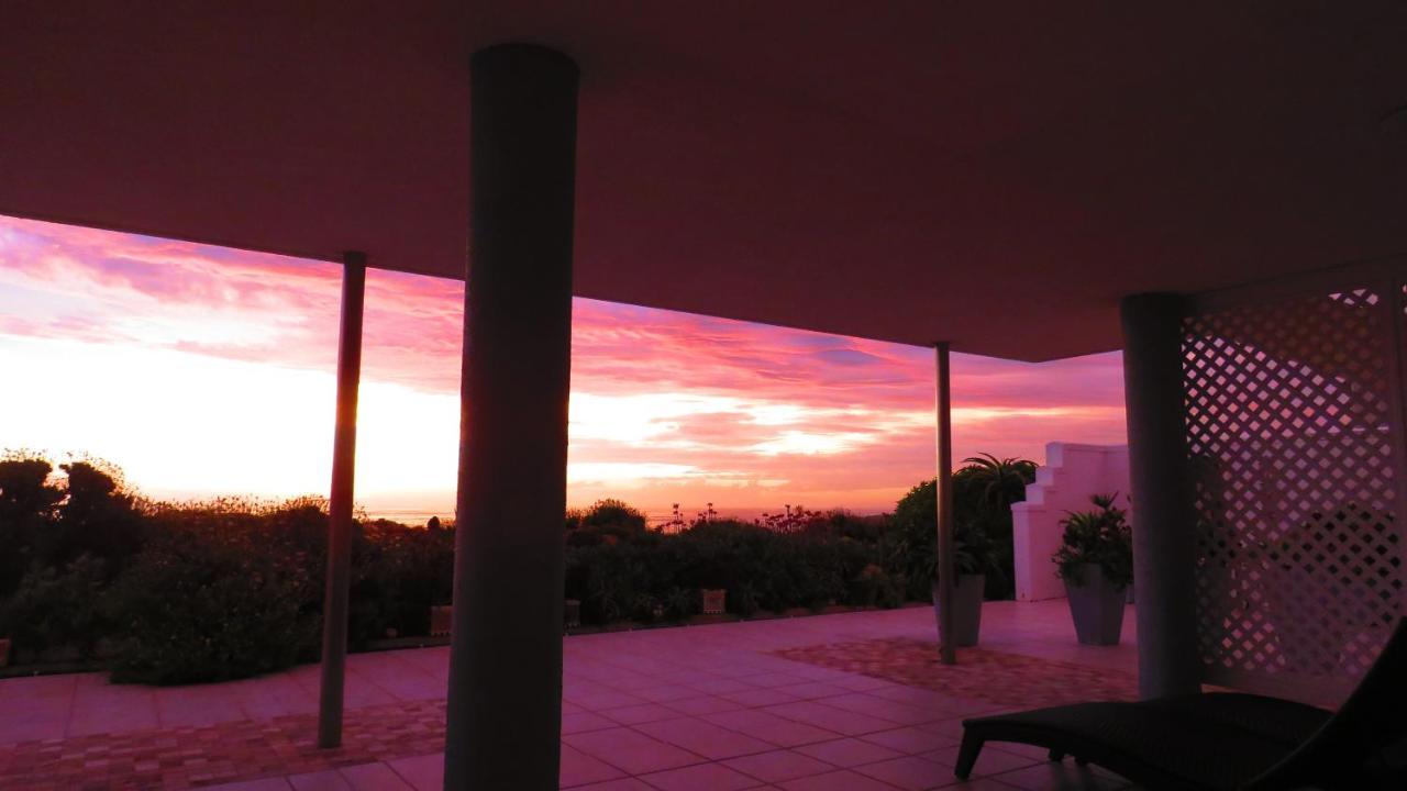 On The Beach Apartments Yzerfontein Bagian luar foto