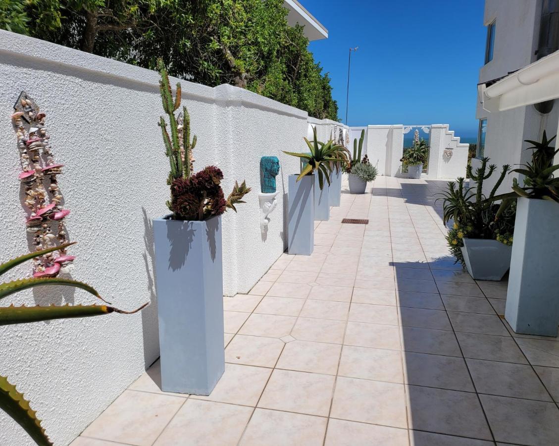 On The Beach Apartments Yzerfontein Bagian luar foto