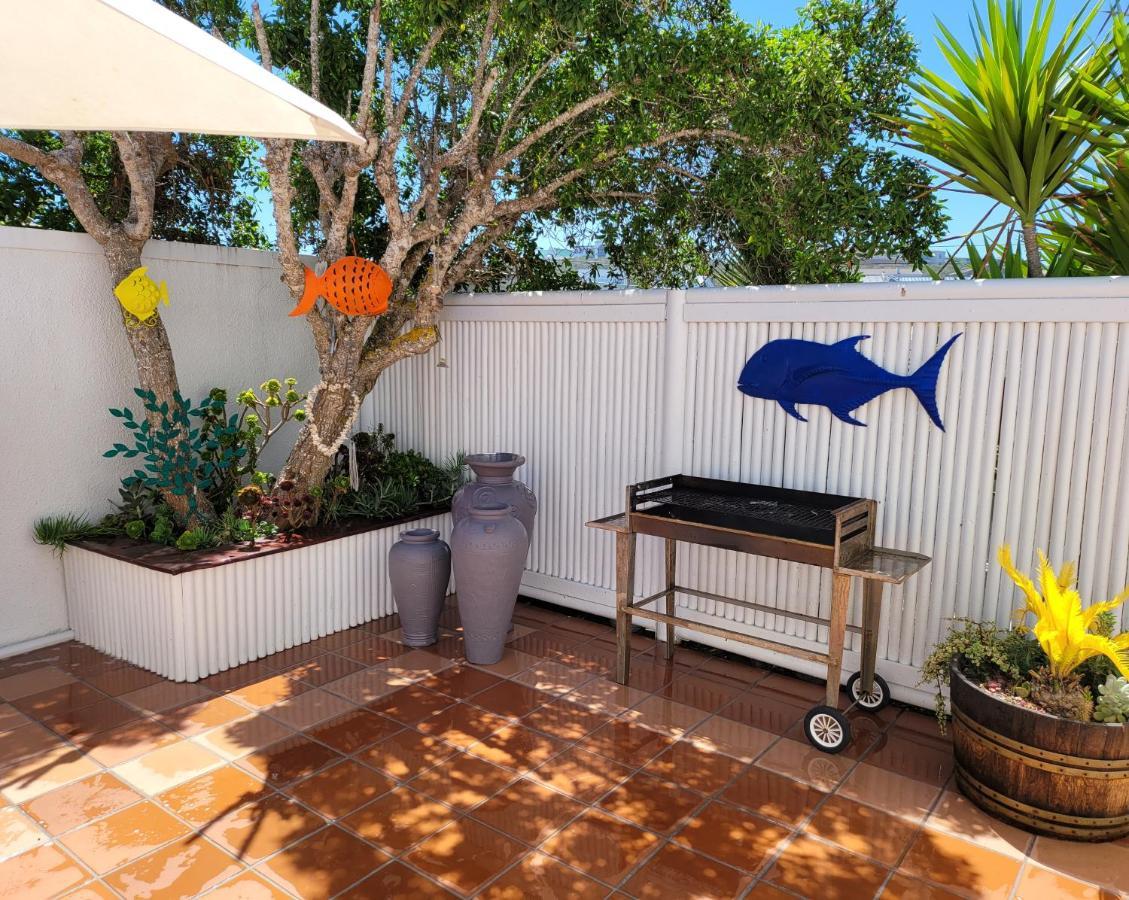 On The Beach Apartments Yzerfontein Bagian luar foto