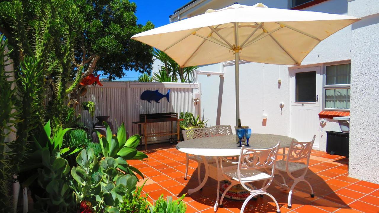 On The Beach Apartments Yzerfontein Bagian luar foto