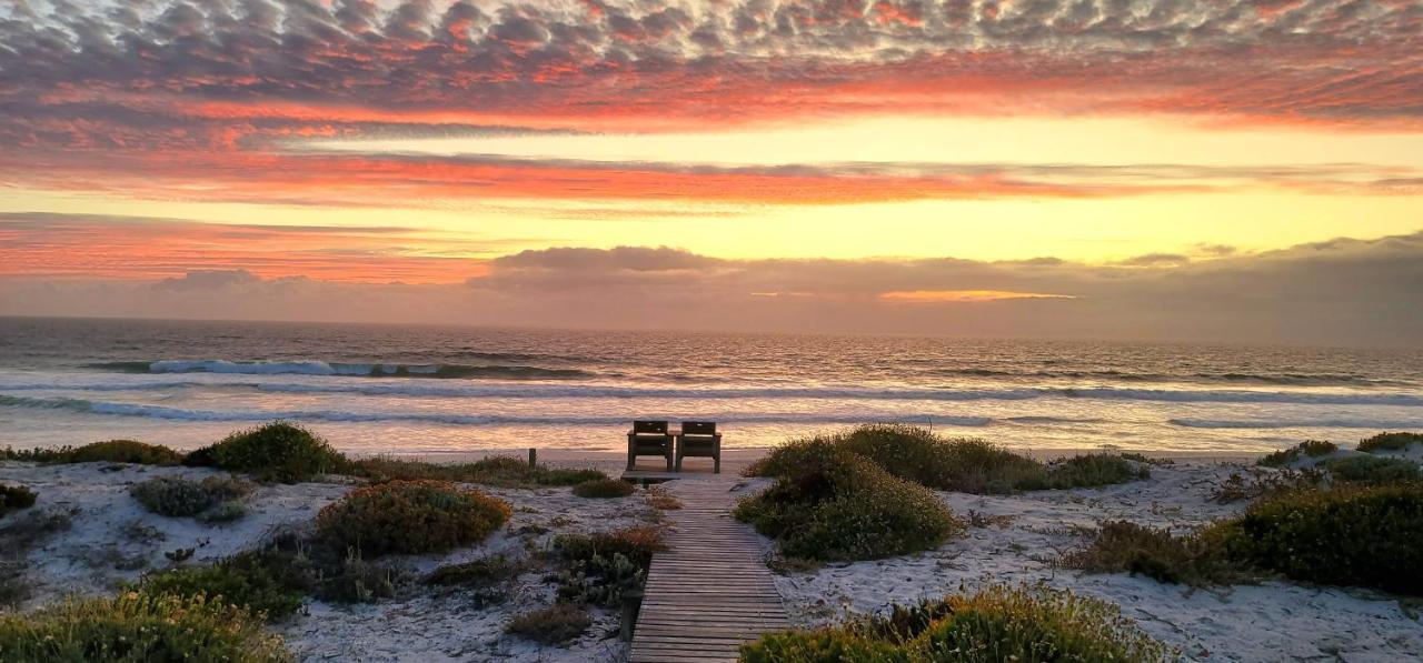 On The Beach Apartments Yzerfontein Bagian luar foto
