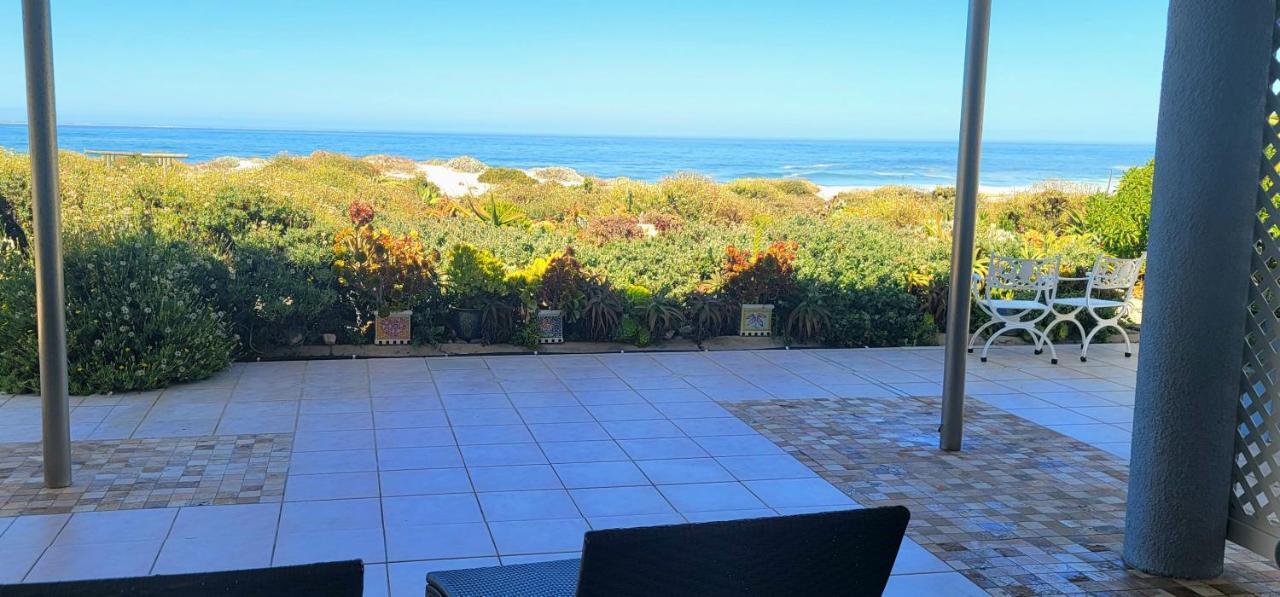 On The Beach Apartments Yzerfontein Bagian luar foto