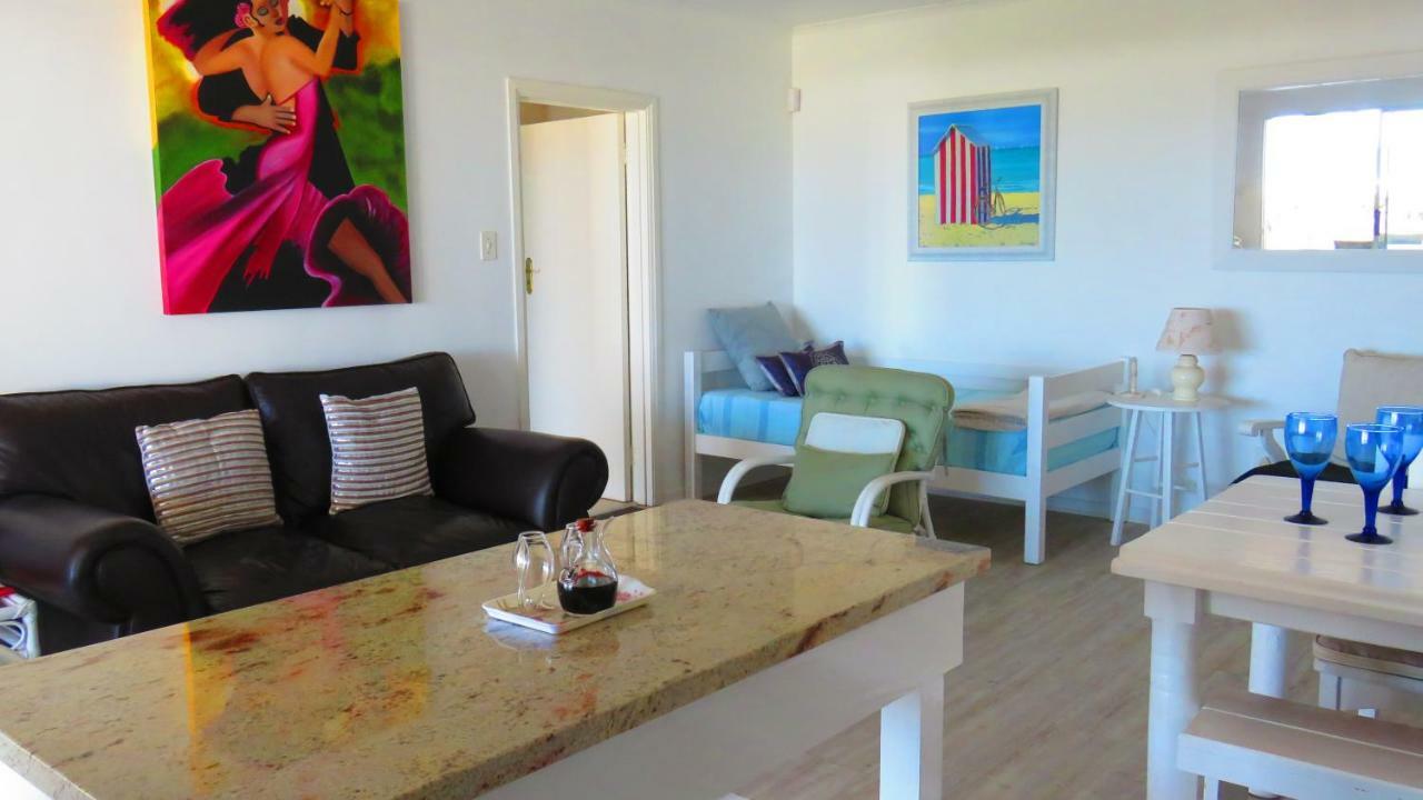 On The Beach Apartments Yzerfontein Bagian luar foto