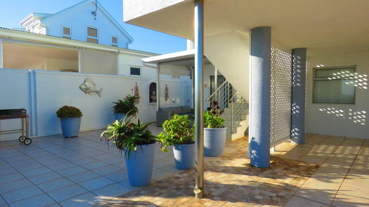 On The Beach Apartments Yzerfontein Bagian luar foto