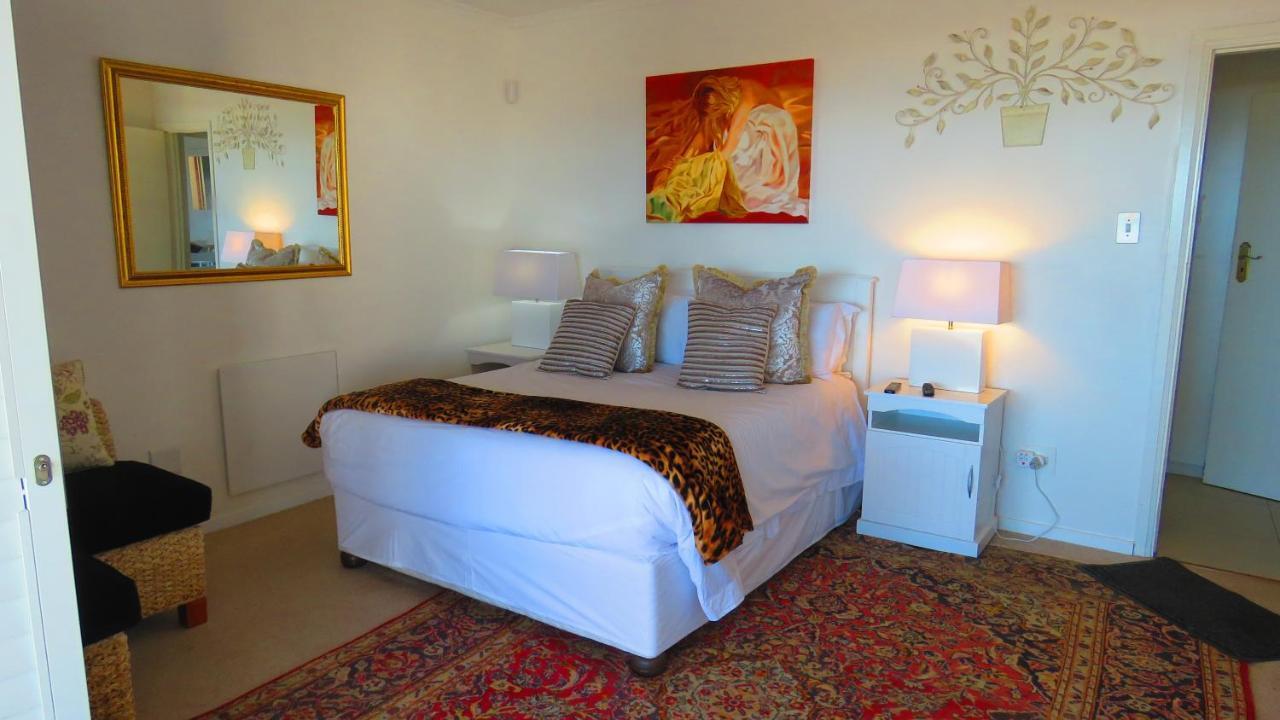 On The Beach Apartments Yzerfontein Bagian luar foto