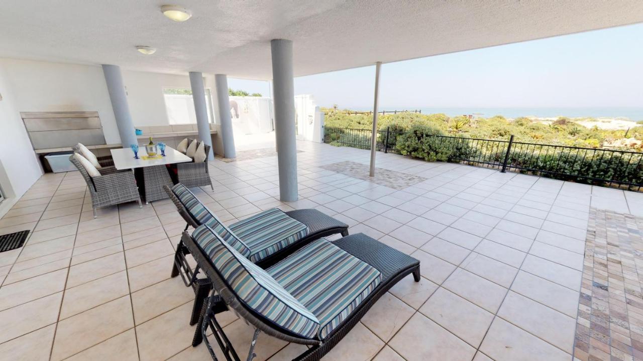 On The Beach Apartments Yzerfontein Bagian luar foto